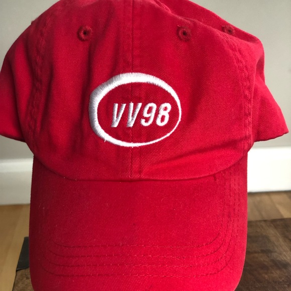 Red Vineyard Vines Hat - Picture 2 of 2